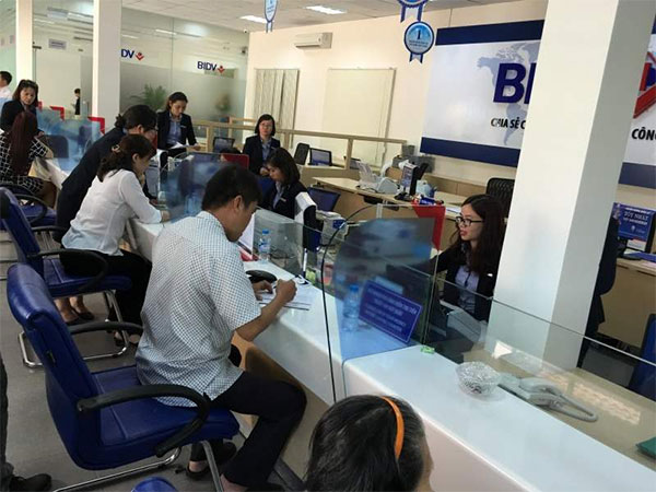 Xem số dư tài khoản BIDV tại phòng giao dịch, cây ATM