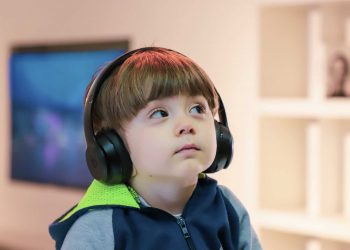 Ứng dụng nghe nhạc nào tốt cho điện thoại: Zing MP3, Nhaccuatui