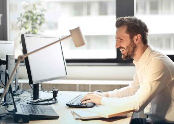 tuy chinh do sang man hinh