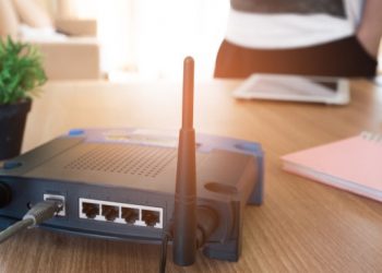 Modem là gì? Tìm hiểu chức năng và ưu/nhược điểm của modem
