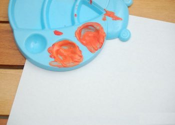 Làm thiệp Halloween bằng dấu vân tay đơn giản